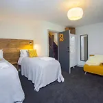 Higgihaus #3A 4 Bed Sleeps Up To 12 Big Groups Hip Location